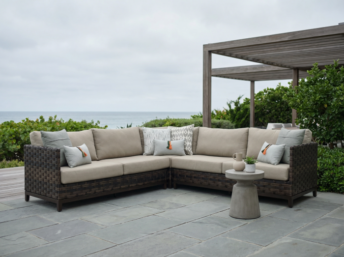 WEEKENDERS（ウィークエンダーズ）アウトドアテーブル Nevis Aluminum + Wicker Sectional Set for Contemporary Outdoor Living